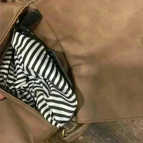 Charming Charlie fringe leather crossbody/shoulder bag - Picture 7 of 9